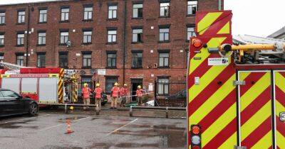 Flats in former mill evacuated after fire breaks out in early hours - www.manchestereveningnews.co.uk - Manchester