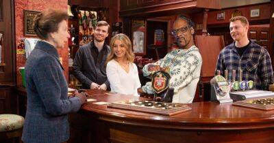 Coronation Street responds to call from Snoop Dogg to join soap and suggests role for the megastar rapper - www.manchestereveningnews.co.uk - California