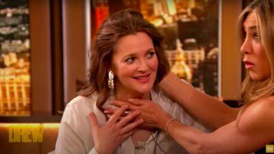 Drew Barrymore Thinks She's Having Her 'First Perimenopause Hot Flash' on Her Talk Show With Jennifer Aniston - www.etonline.com - city Sandler