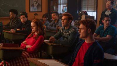'Riverdale' Final Season Trailer: Archie and His Pals Are Stuck in 1955, But the Pairings Will Shock You - www.etonline.com