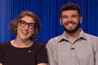 ‘Jeopardy!’ contestant admits crush on host Mayim Bialik in cringey moment - nypost.com - New Jersey