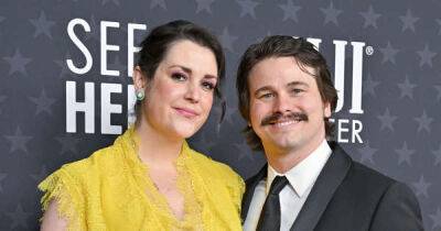 Melanie Lynskey’s husband Jason Ritter didn’t think he ‘deserved’ her due to his alcoholism fight - www.msn.com