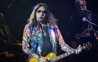 Ace Frehley threatens to release “dirt” on KISS if Paul Stanley doesn’t apologise for “PISS” remark - www.nme.com - USA