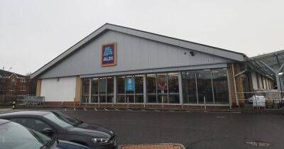 People should go to Aldi on a Wednesday for the biggest reductions, says money saving expert - www.manchestereveningnews.co.uk - Iceland