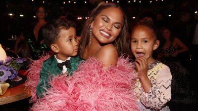 Chrissy Teigen's Daughter Luna Is Her Mini-Me as She Reads Her Guide to Making Ranch Dressing - www.etonline.com