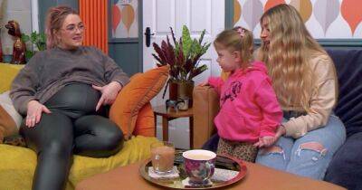 Gogglebox's Ellie Warner reveals baby's gender as Izzi's daughter talks to her bump - www.ok.co.uk