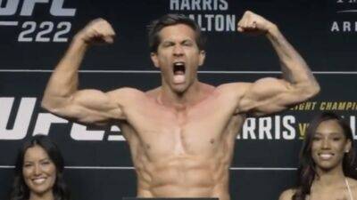 Jake Gyllenhaal Shows Off Chiseled Body at UFC 285 Weigh-Ins and Films 'Road House' Scene - www.etonline.com