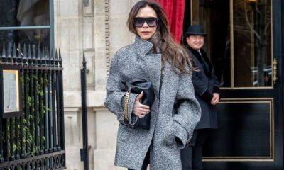 Victoria Beckham and Nicola Peltz wear matching handbags at Paris Fashion Week - hellomagazine.com - Paris