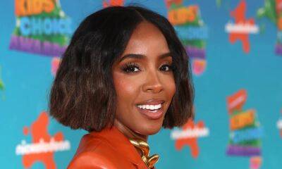 Kelly Rowland, 42, recreates her Bootylicious music video outfit – and WOW - hellomagazine.com