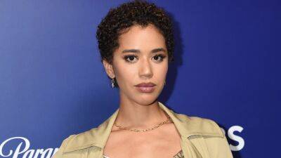 'Yellowjackets' Star Jasmin Savoy Brown Teases a 'Very Satisfying' Start to Season 2 (Exclusive) - www.etonline.com - New York - county Martin - county Turner
