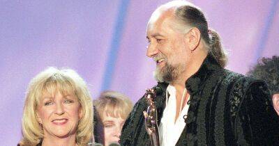 Fleetwood Mac’s Ups and Downs Through the Years: Affairs, Lineup Changes and More - www.usmagazine.com - USA - county Story