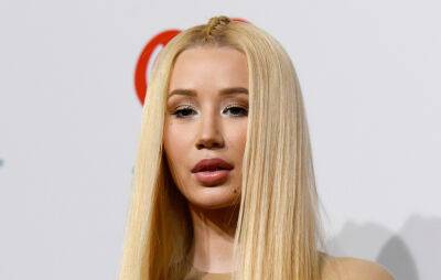 Iggy Azalea defends making money from OnlyFans photos - www.nme.com