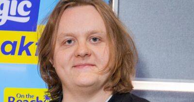 Lewis Capaldi can't find builders to renovate £1.6million farmhouse Ed Sheeran advised him to buy - www.dailyrecord.co.uk - USA