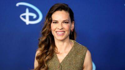 48-year-old actress Hilary Swank gives birth to fraternal twins - www.foxnews.com - state Alaska