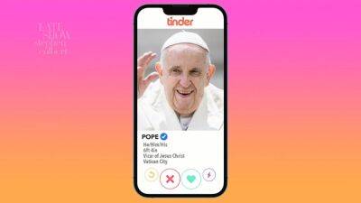 Colbert Reveals the Pope’s Tinder Profile – and His Pitch to Date Taylor Swift – on ‘The Late Show’ (Video) - thewrap.com - Britain