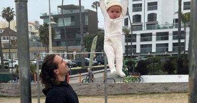 The Body Coach Joe Wicks shocks with picture of his baby dangling from a bar - www.manchestereveningnews.co.uk - Santa Monica