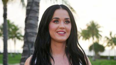 Katy Perry Scores Ultimate Cool Mom Points With Daughter Daisy During 'American Idol' Hawaii Week (Exclusive) - www.etonline.com - USA - Hawaii - Tokyo