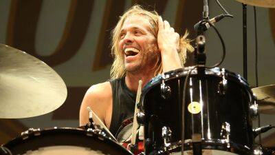 Foo Fighters Spark Speculation of Possible Announcement 1 Year After Taylor Hawkins' Death - www.etonline.com - Colombia