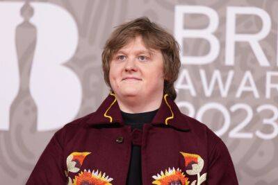 Lewis Capaldi Talks Living With His Friend And His Girlfriend, Goes On Hilarious Rant About Cleanliness: ‘Sorry, I Got Heated Up!’ - etcanada.com - Canada