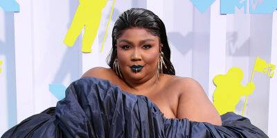 Lizzo Celebrates Her Beauty, Calls Out Haters After Candace Owens Body Shamed Her - www.justjared.com