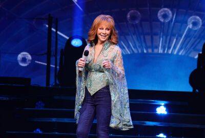Reba McEntire reveals why she performed in ‘beer joints and honky tonks’ at 13 years old - www.foxnews.com