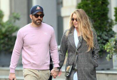 Ryan Reynolds & Blake Lively Hold Hands While Strolling In NYC - etcanada.com - Manhattan - Canada