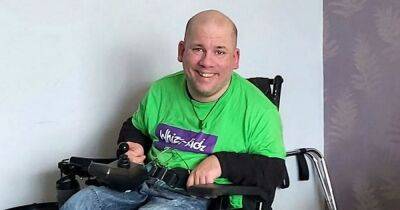 Disabled man battles snow from John o' Groats to Lands End for kids' charity in Mercedes-boosted wheelchair - www.dailyrecord.co.uk - Scotland