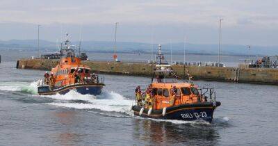 Paddleboarders 'in difficulty' sparks urgent response from Ayrshire lifeboat - www.dailyrecord.co.uk