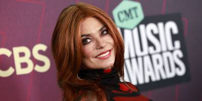Shania Twain Brings Back Her Red Hair For CMT Music Awards 2023! - www.justjared.com - Texas