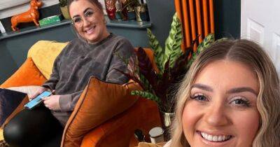 Gogglebox's Izzi Warner shares sister Ellie's pregnancy struggle alongside sweet childhood snap as Emmerdale star responds - www.manchestereveningnews.co.uk - Manchester