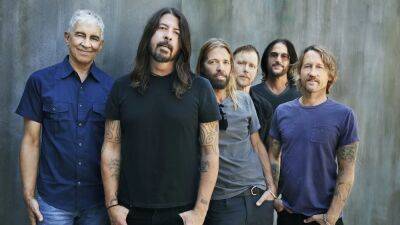 Foo Fighters Announce First Album Since Taylor Hawkins' Death: 'Brutally Honest and Emotionally Raw' - www.etonline.com