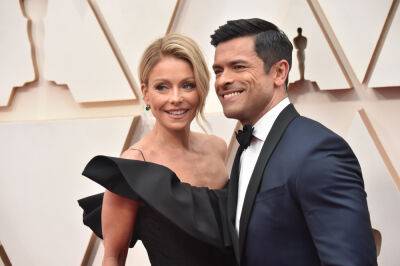 Mark Consuelos Is Just Trying To ‘Be In The Moment’ As ‘Live’ With Kelly Ripa Sometimes Goes ‘Off The Rails’ - etcanada.com - city Albuquerque