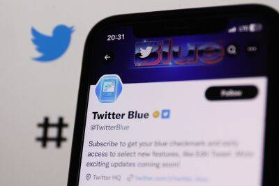 Twitter Starts Long-Planned Removal Of Blue Check Marks; Purge Affects Journalists, Entertainers And Even Pope Francis - deadline.com - New York - Cuba