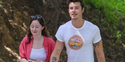 Shawn Mendes Takes a Hike With Music Exec Clio Massey in LA - www.justjared.com - Los Angeles - Santa Monica