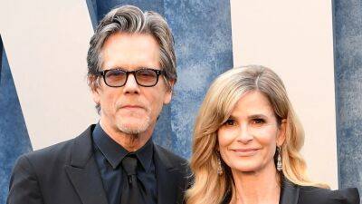 Kevin Bacon and Kyra Sedgwick's Dance to Taylor Swift in Support of Drag Queens Goes Viral - www.etonline.com - USA - Taylor - county Swift - Tennessee - county Liberty