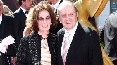 Bob Newhart's Longtime Wife Ginnie Dead at 82 - www.etonline.com - state Vermont