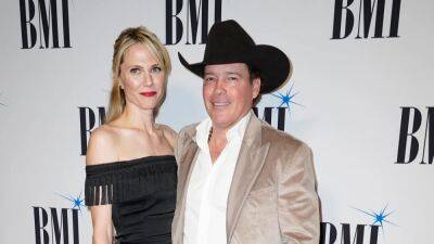 Clay Walker Reveals Wife Suffered Miscarriage at 20 Weeks Pregnant With Baby No. 6: 'It Was a Nightmare' - www.etonline.com - Texas