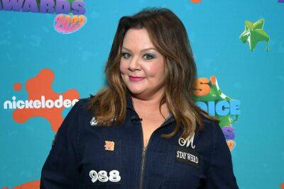 Melissa McCarthy Tries To Remind Her Daughters That Social Media Is ‘Smoke And Mirrors’ - etcanada.com