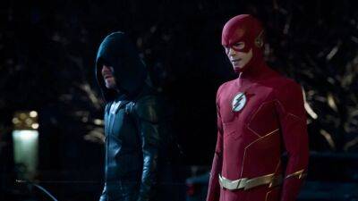 Stephen Amell Talks Returning as Oliver Queen for 'The Flash's Final Season (Exclusive) - www.etonline.com