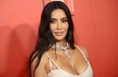Kim Kardashian Confirms Met Gala Attendance With Trip To Karl Lagerfeld’s Office For Outfit Inspiration - etcanada.com - Paris