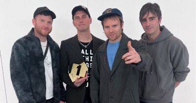Enter Shikari net first-ever Number 1 album with A Kiss for the Whole World - www.officialcharts.com - Britain