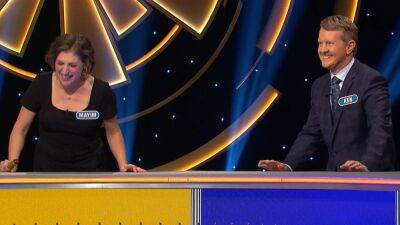 'Celebrity Wheel of Fortune': Ken Jennings 'Steals' Answer From 'Jeopardy!' Co-Host Mayim Bialik (Exclusive) - www.etonline.com