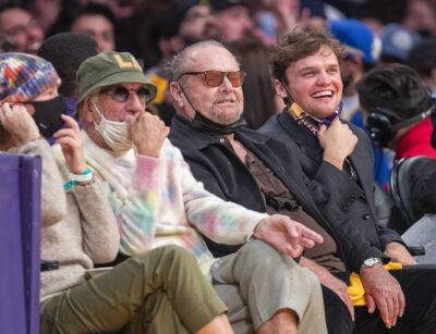 Jack Is Back! Jack Nicholson Attends A Laker Game for First Time Since 2021, Is Greeted By LeBron James & Larry David, Gets JumboTron Tribute - deadline.com - city Memphis