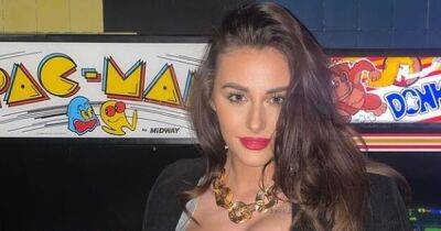 Too Hot To Handle star Chloe Veitch comes out as bisexual after new detox show - www.ok.co.uk