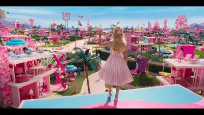 ‘Barbie’ Trailer & Posters Reveal Several Barbie & Kens - deadline.com