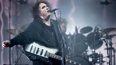 The Cure’s Robert Smith Continues His New Part-Time Job as Ticket-Price Enforcement Officer - variety.com