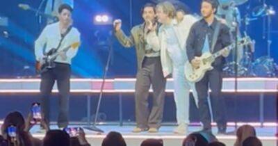Lewis Capaldi surprises fans with Jonas brothers appearance during New York show - www.dailyrecord.co.uk - Scotland - New York - USA - New York - Atlanta - New Jersey