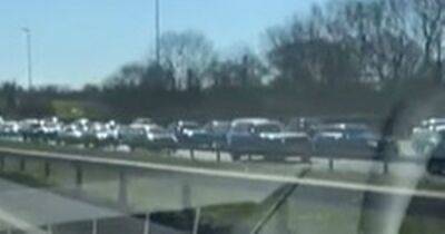 M6 motorway packed with traffic as drivers getaway for Easter Bank Holiday - www.manchestereveningnews.co.uk - Britain