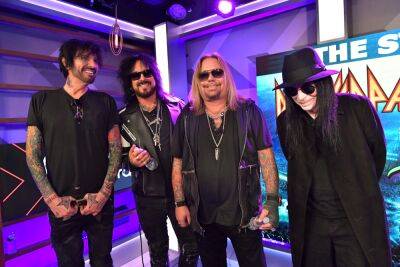 Mötley Crüe Responds To ‘Ugly Public Lawsuit’ After Guitarist Mick Mars Sues Band Over Alleged ‘Gaslighting’ To Force Him Out - etcanada.com