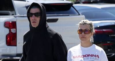 Kourtney Kardashian & Travis Barker Hold Hands While Running Errands in Palm Springs - www.justjared.com - city Palm Springs